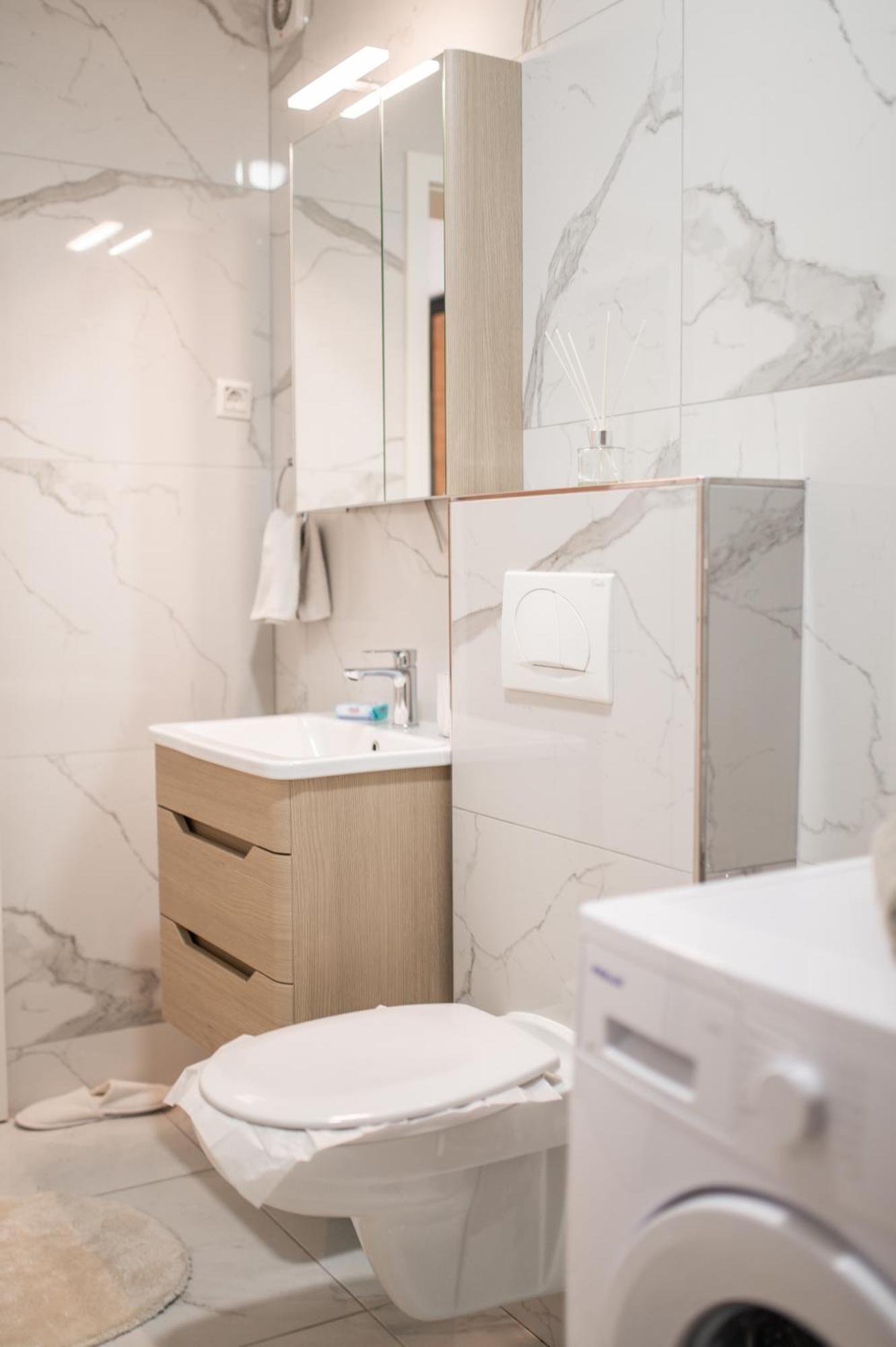 Apartment Vila Idila Тузла Екстериор снимка